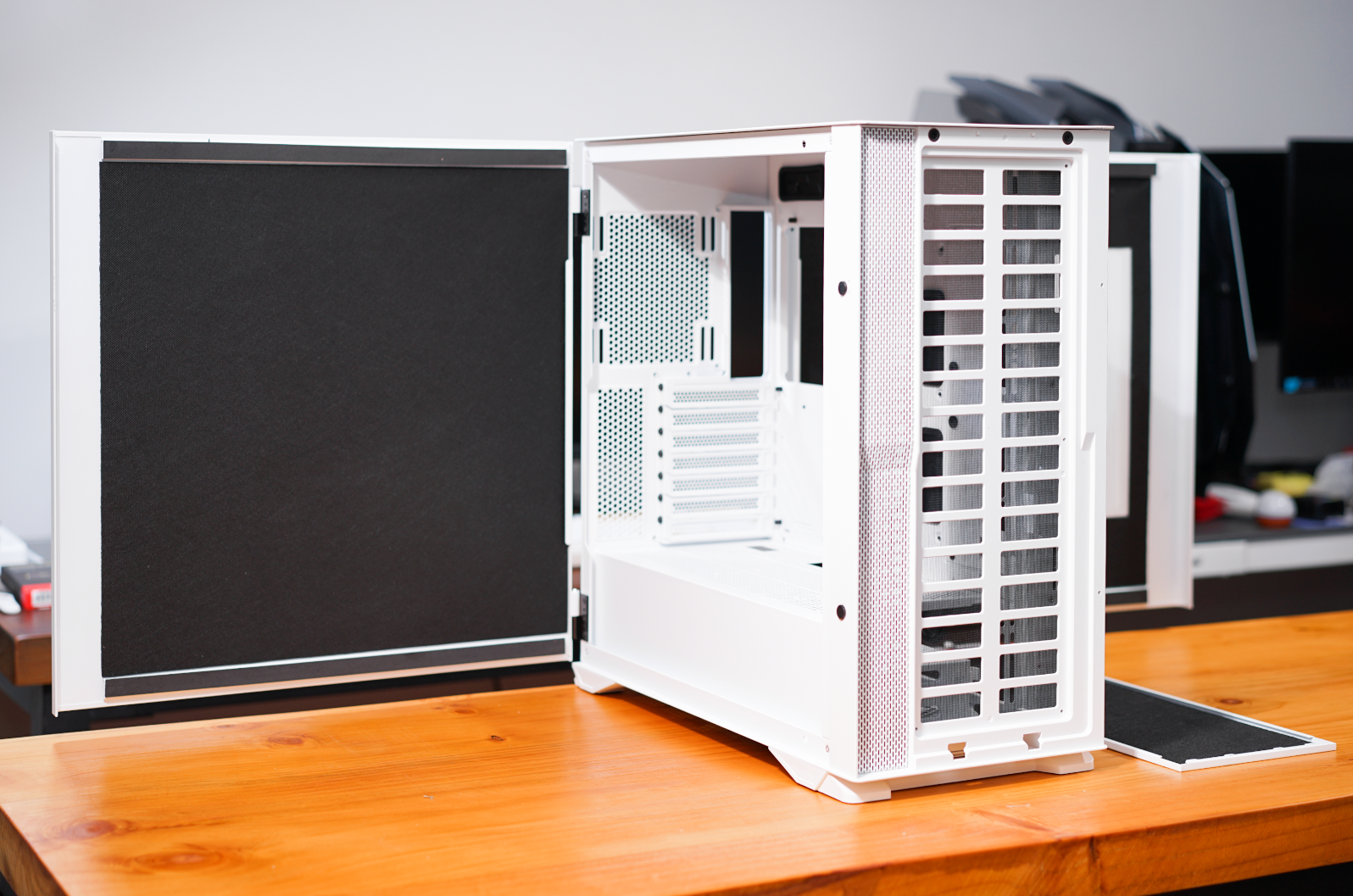 今年装过的最好静音机箱居然是个“鞋盒”？YOGO K100装机体验