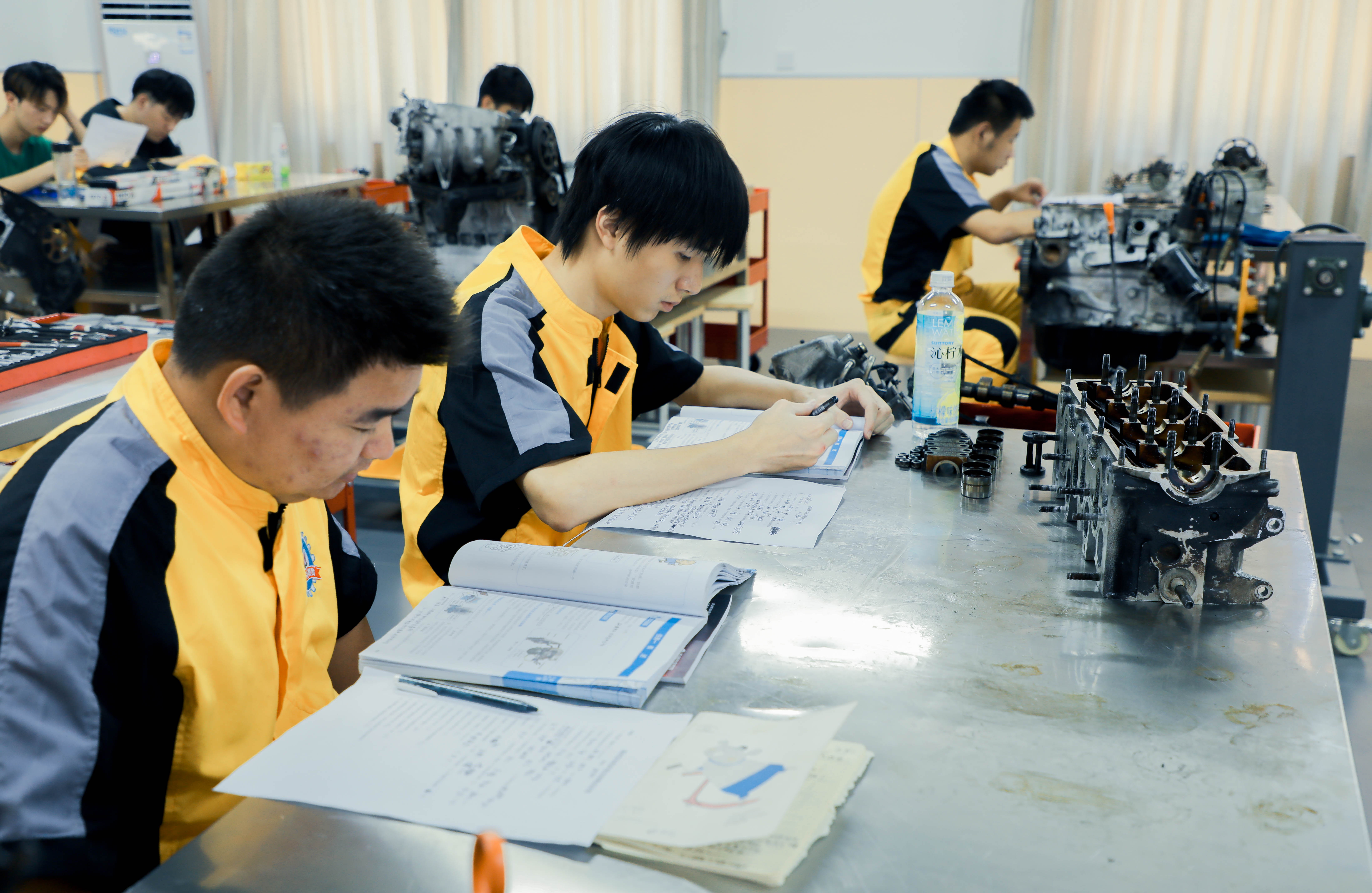 2021年如何成为一名专业的汽车诊断与维修工程师