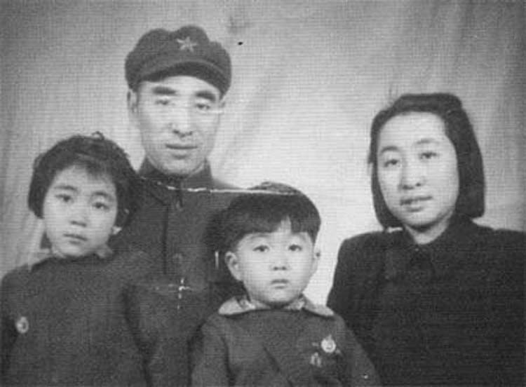 1955年，四位元帅夫人被授军衔，分别是哪四人？其他元帅夫人呢？