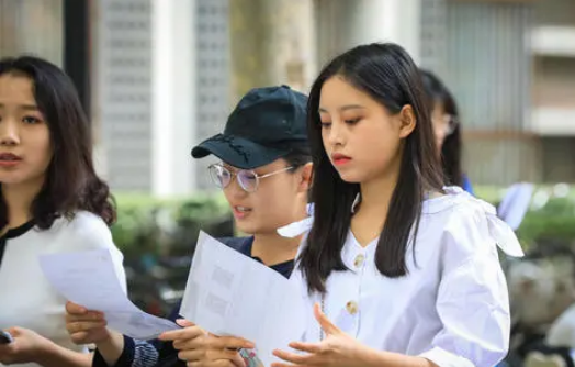 大学生间的“私下交易”，看似方便了自己，但“后续危害”可不小