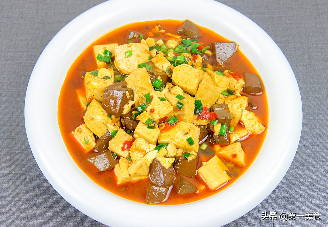 鸭血豆腐的家常做法（正宗鸭血烧豆腐教程分享）