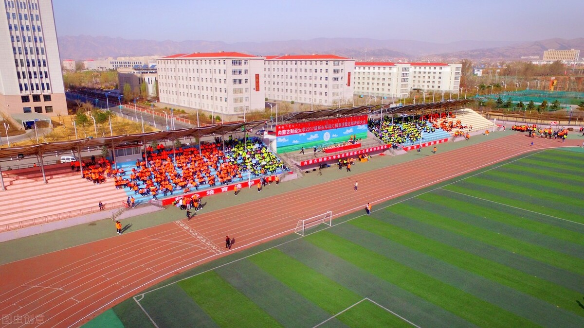 大学里班长的职责（大学要不要竞选班干部）