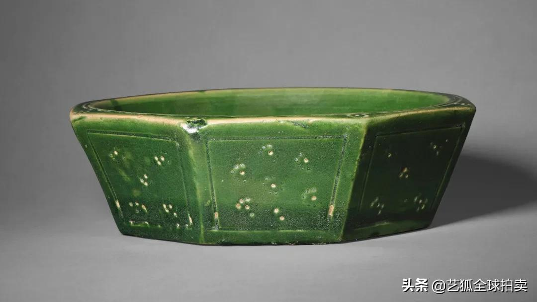 精选拍品|明正德青花海水江崖龙纹大罐