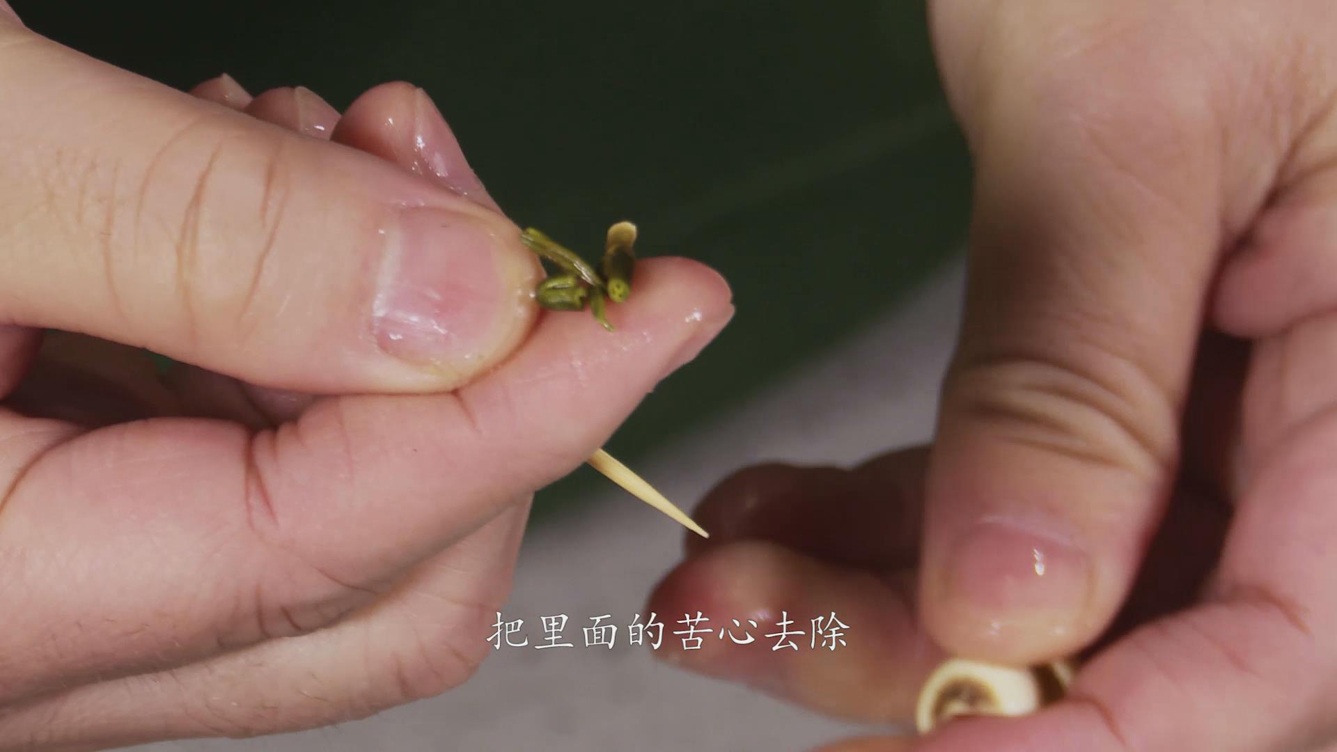 如何做銀耳蓮子羹,如何做銀耳蓮子羹的做法