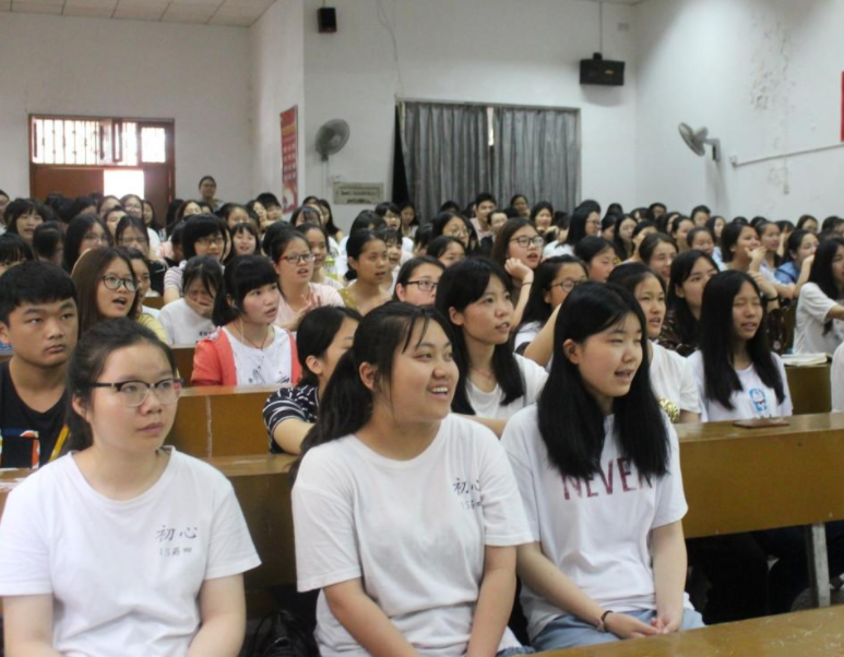 2021各高校暑假时间确定，77天长假让人羡慕，广以理工学院被点名