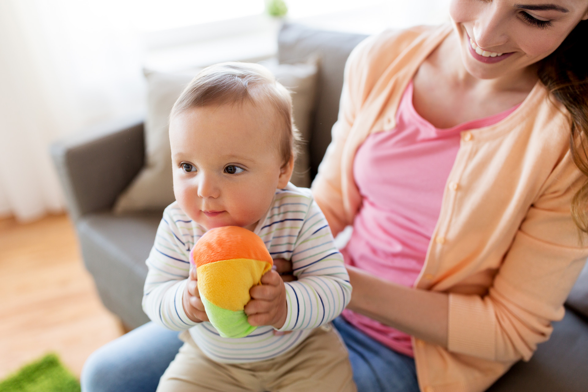 5个月的婴儿可以吃什么辅食（五个月的宝宝能吃什么）-幼儿百科-魔术铺