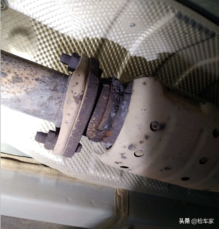 索纳塔八车主笑不出来，才开三万公里就亏掉10万，网友：颜值崩塌