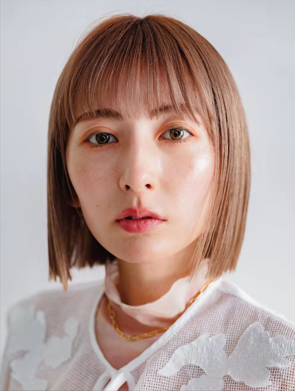 四五十岁的女人做发型，要记住这“三不选”，不仅俗气又影响品味