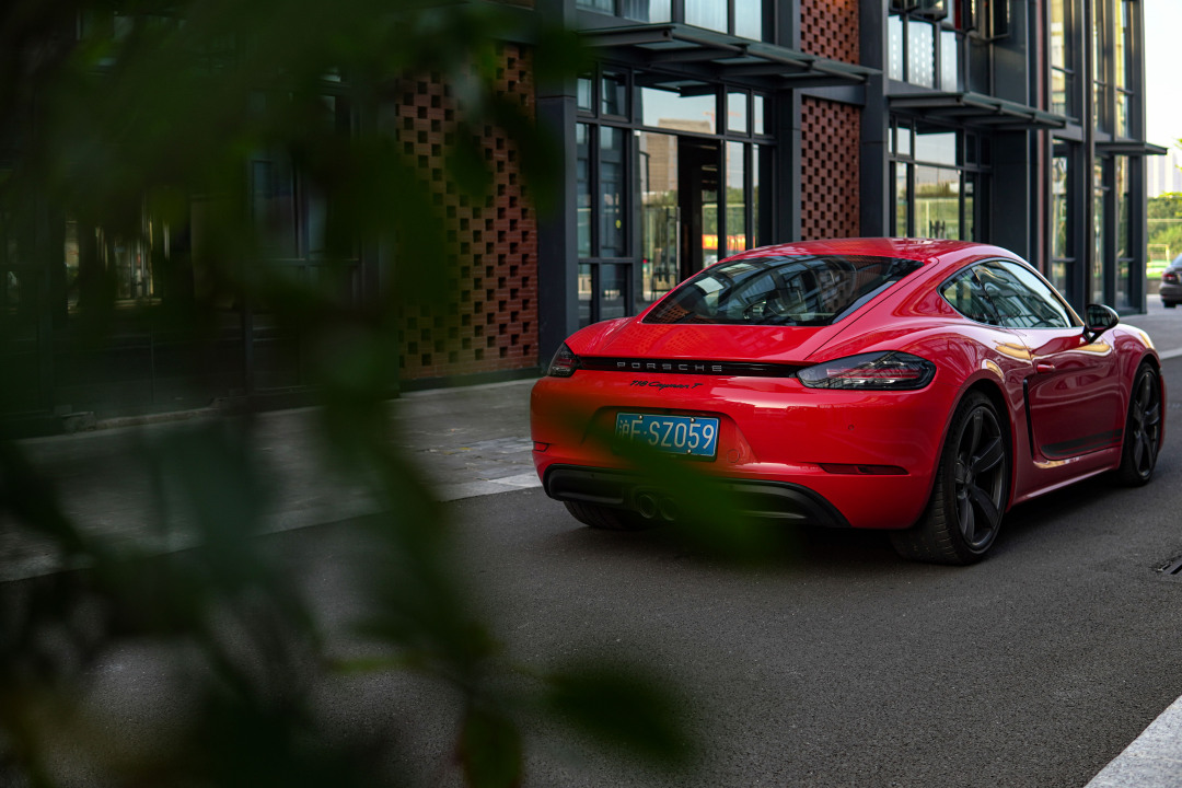 一见倾心，再见无法自拔！试驾保时捷718 Cayman T