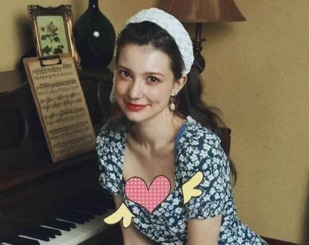 “浙大校花”走红，长相好似“俄罗斯版赵薇”，网友表示：顶不住