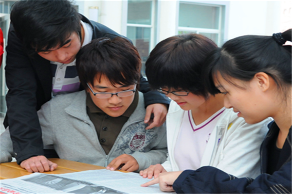 各地高考分数线已出炉，两个分数段的考生不占优势，家长跟着操心