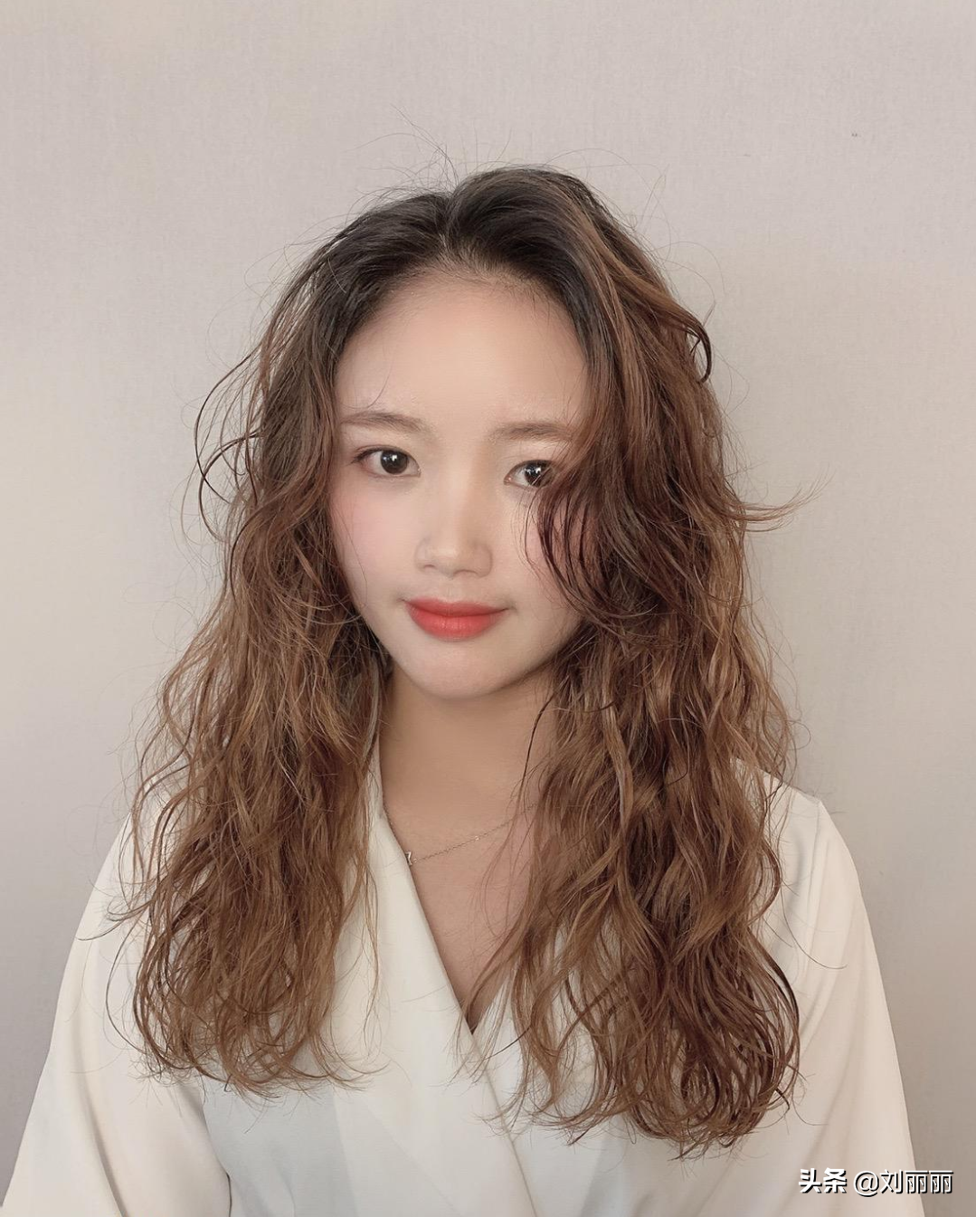 烫发女中长发2021(推荐21款最火的中长发发型)