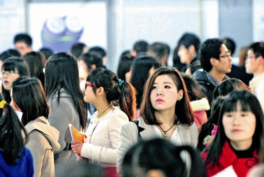 “三大顶流”师范大学，上海这所稳居第二，本科毕业就能落户上海