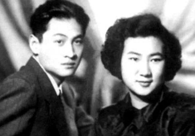 党中央高层被捕，女特工贺治华却称有内奸，陈赓：内奸就是她