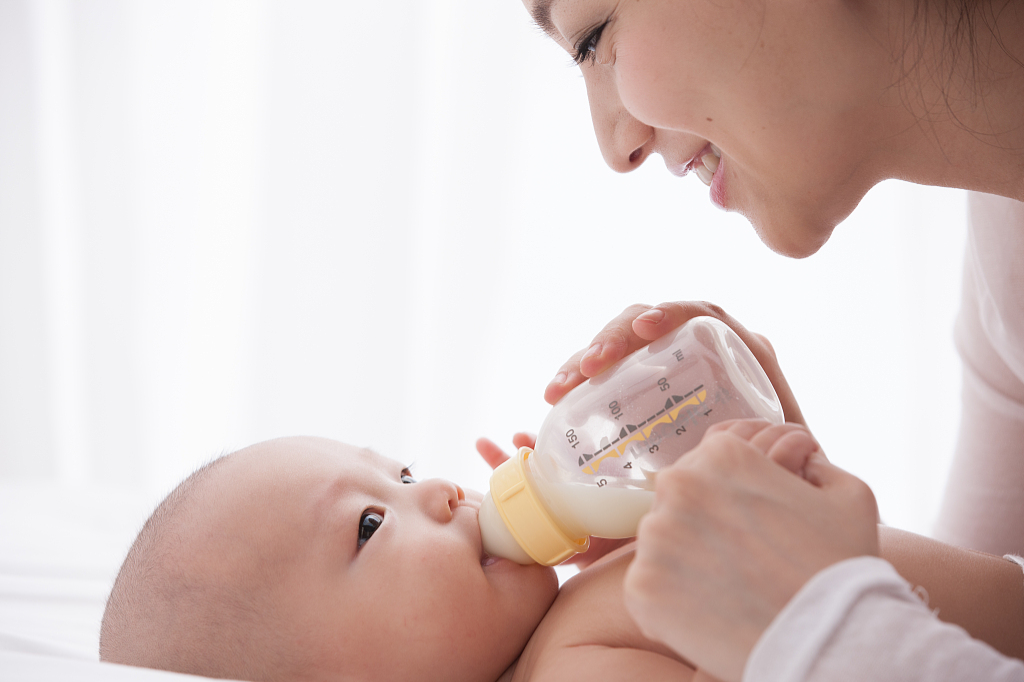 母乳常温可以放多久？母乳保存注意事项