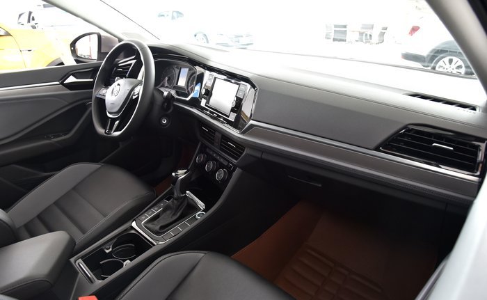 新大众速腾:实拍的舒适型是1.4t,感受全新内饰,全新空间!