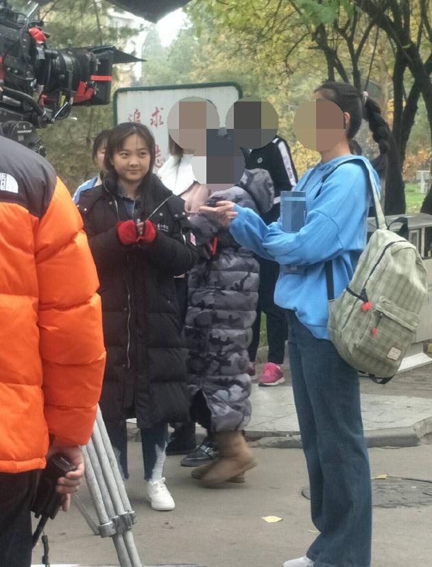 假唱风波、被怼老气？20岁林妙可依然拍戏上央视，悄悄活成大赢家