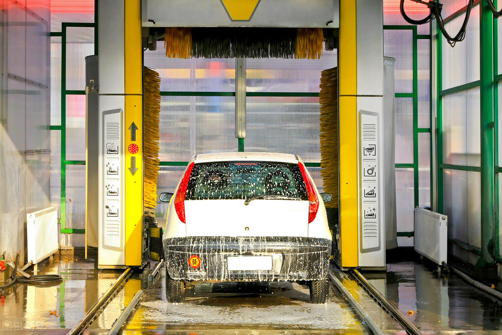 自动洗车会损坏油漆吗？