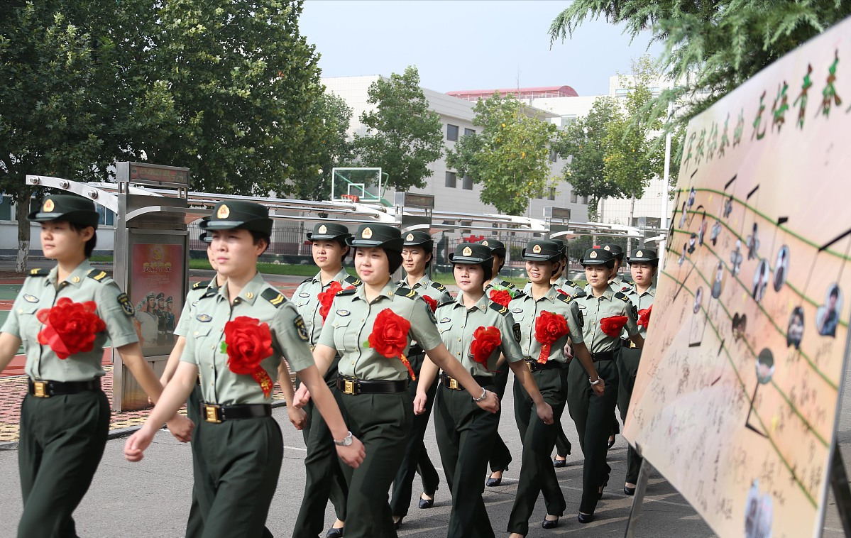 现在大学生参军入伍，当多少年兵最好？