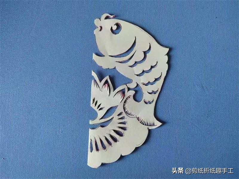 迎新春,庆佳节,剪"连年有鱼"窗花,过连年有余好日子