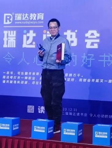 老钟的黑色迷彩裤，真的一条，假的三条，总共四条