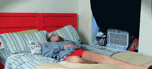 你的经血颜色正常吗？暗红有血块是受寒了吗？