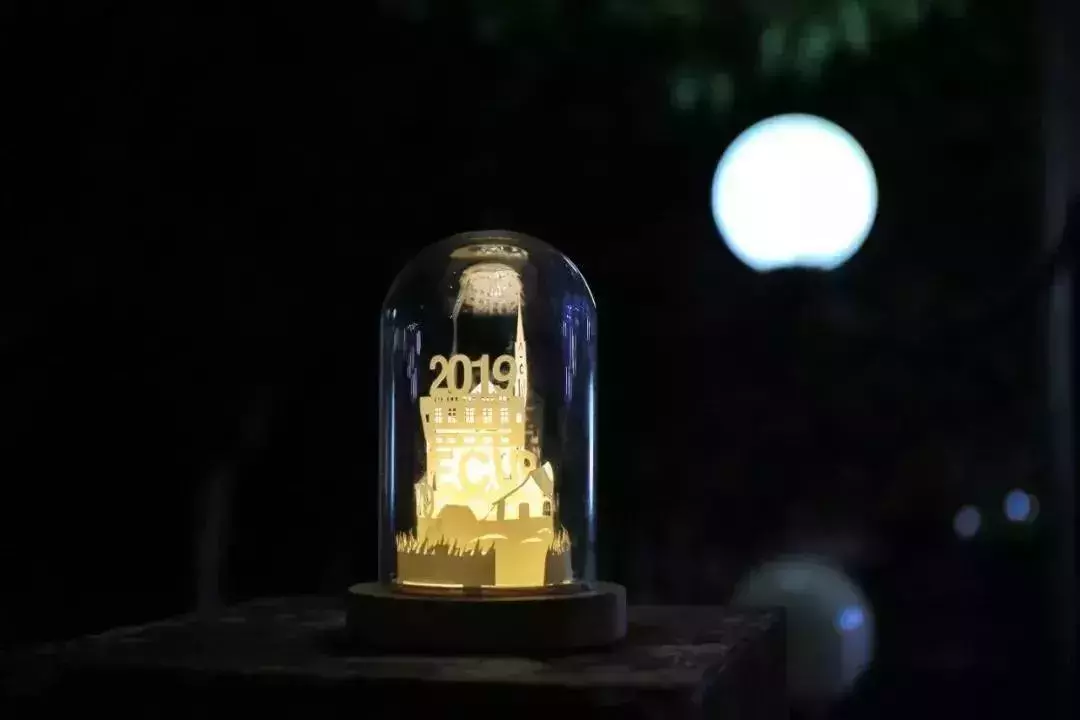 暖心又珍贵！看看这些高校的创意毕业礼物