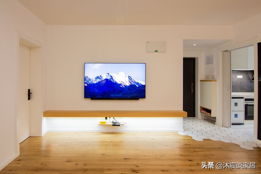 她家改造实在太牛了，光玄关就让人服气，的确是小户型装修的样本