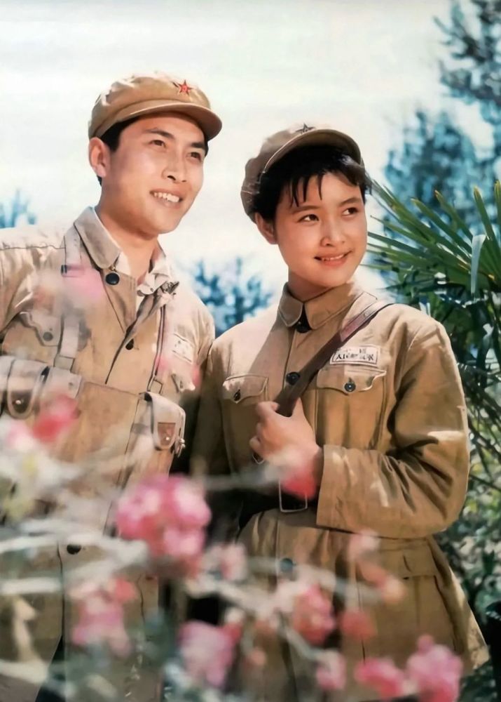 人前清纯女，人后却疯狂，这6位情史劲爆的女明星，令人一言难尽
