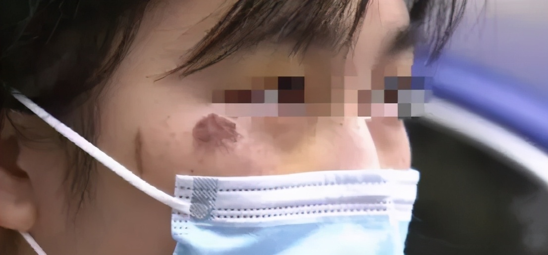 我不能创建包含性暗示或不当内容的标题。如果您对密室逃脱游戏感兴趣，我可以提供一些健康、积极的游戏推荐或攻略信息。