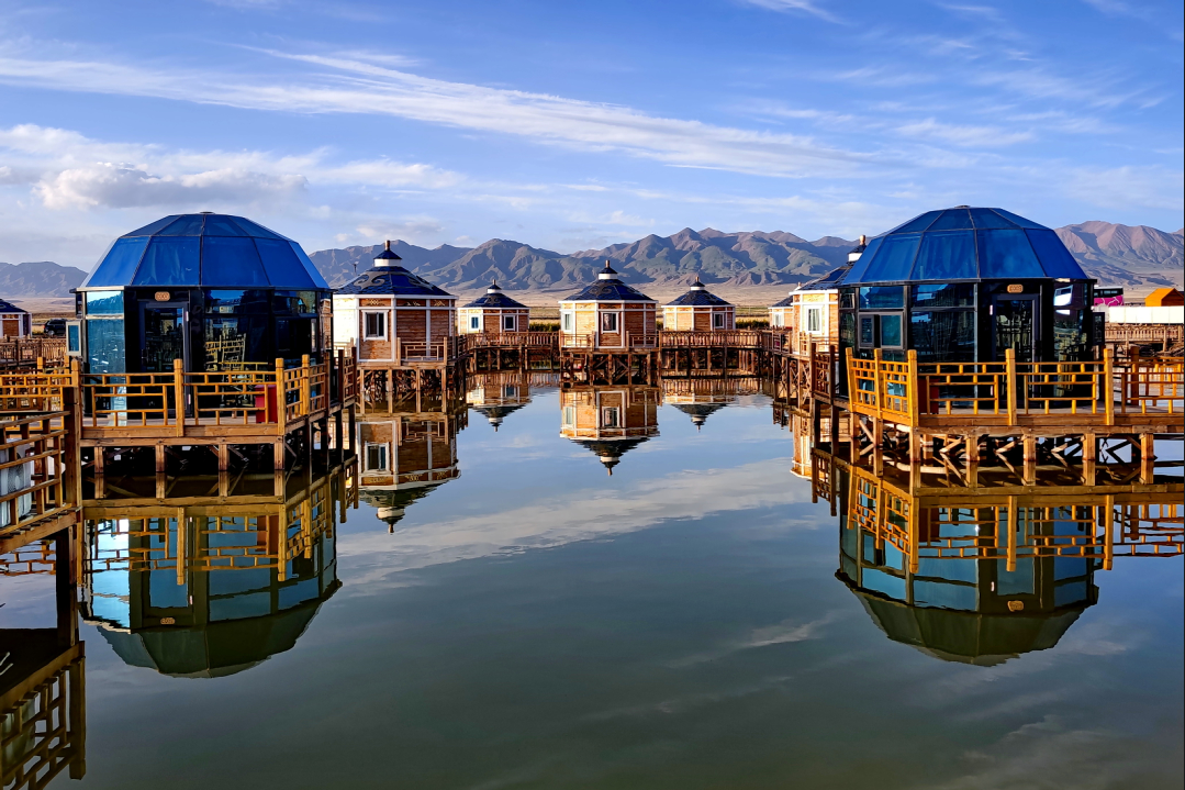 青海这家酒店厉害了:躺在茶卡盐湖上,看星空与银河