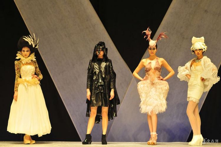 英国艺术留学攻略——服装设计篇