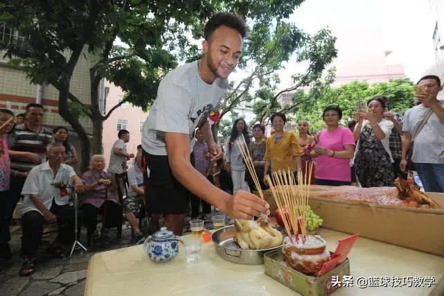 nba中国血统球员有哪些(没想到吧，这位NBA球星也有中国血统，祖上是正儿八经北京人)