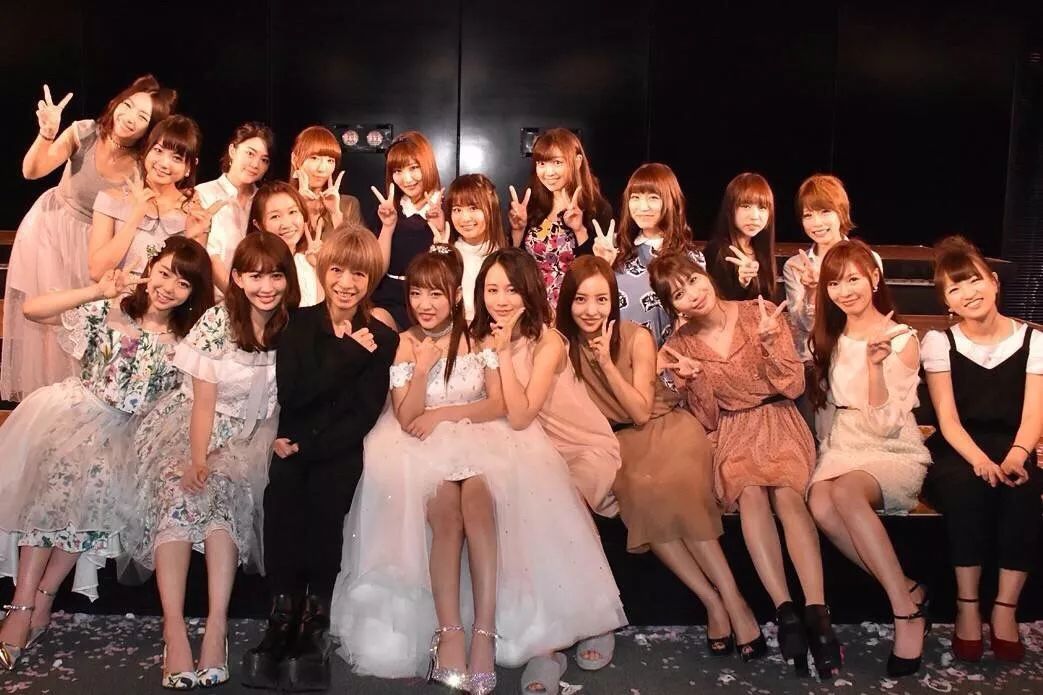 宇佐美友纪(最后一个初期成员宣布毕业，日本女团AKB48早期成员今何在？)