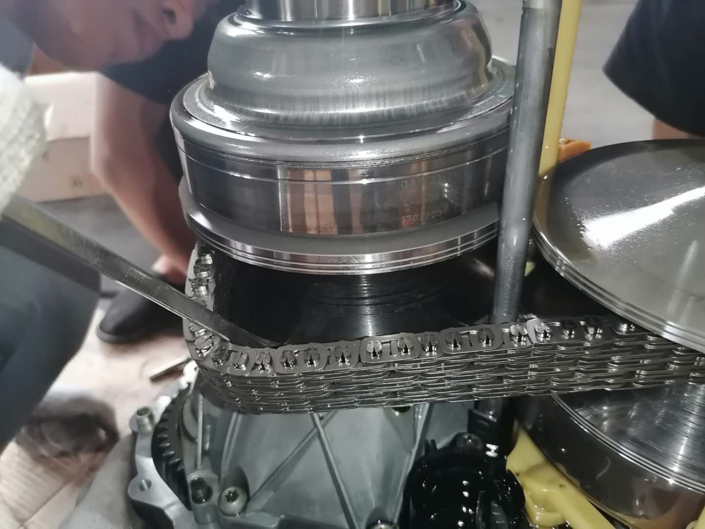 09年A4L，CVT无级变速箱踩油门顿挫，动力中断打滑，胖哥拆解检查