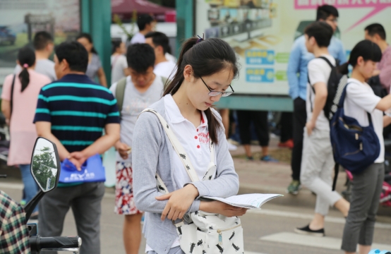 大学“毫无意义”的4件事，影响学习还浪费时间，学生最好避免