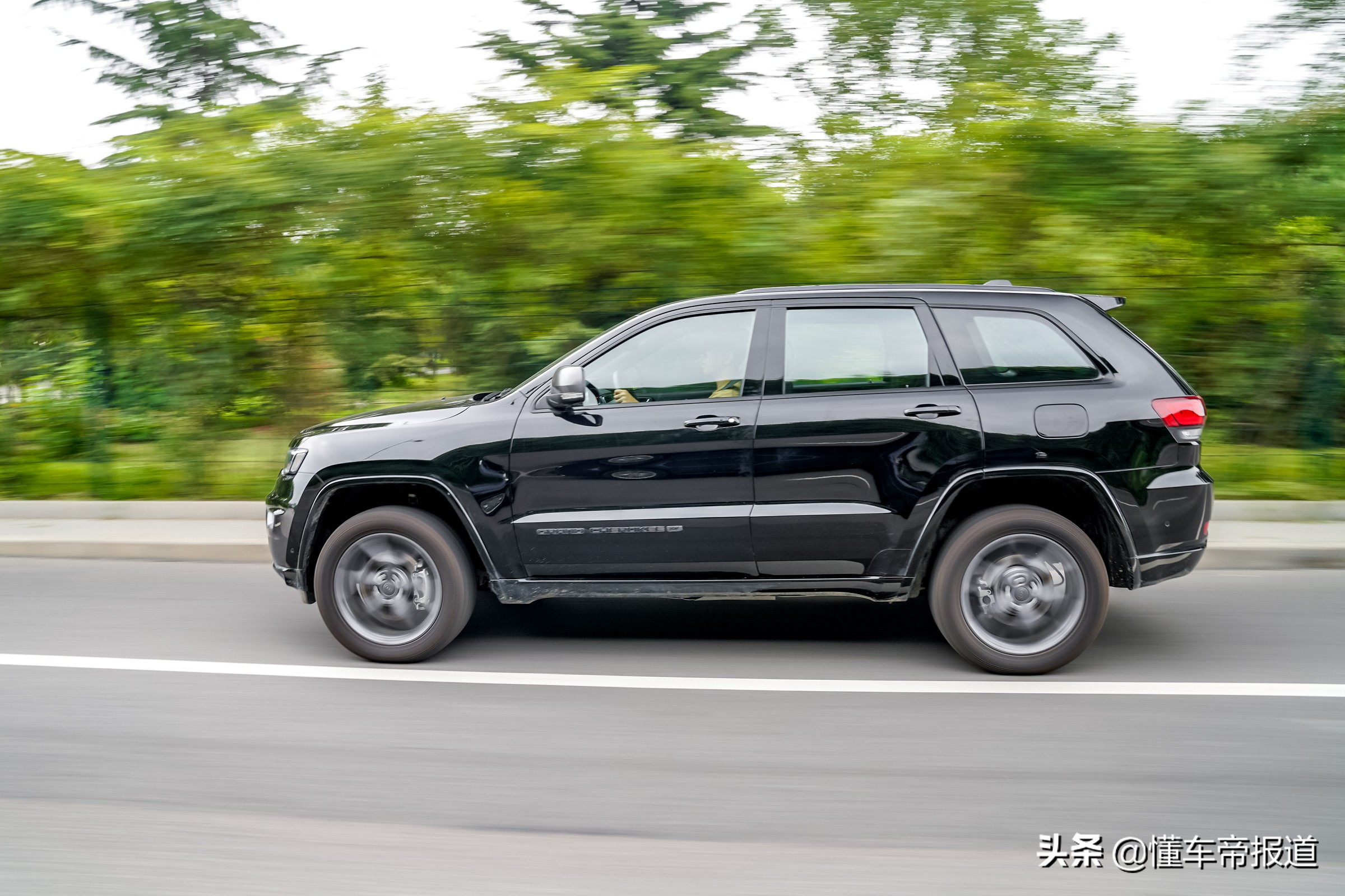 新车｜大排自吸魅力依旧 且开且珍惜 试驾大切诺基80周年纪念版