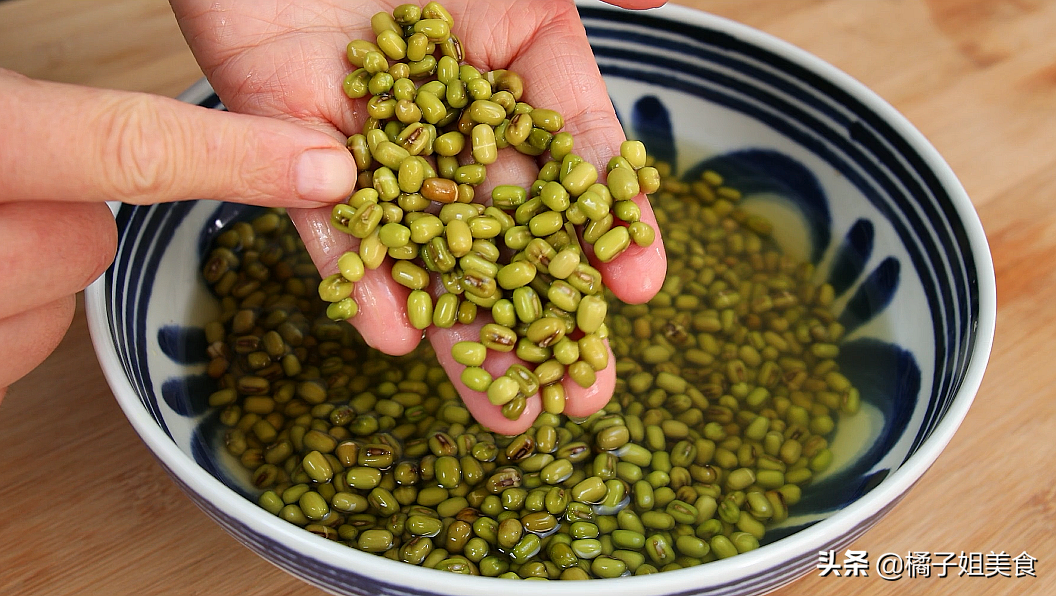 生豆芽怎么生（九步教你在家就能种植脆嫩的豆芽）