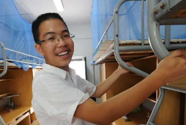 他的高考作文字数不够，难倒了阅卷专家，为何最后却得满分？