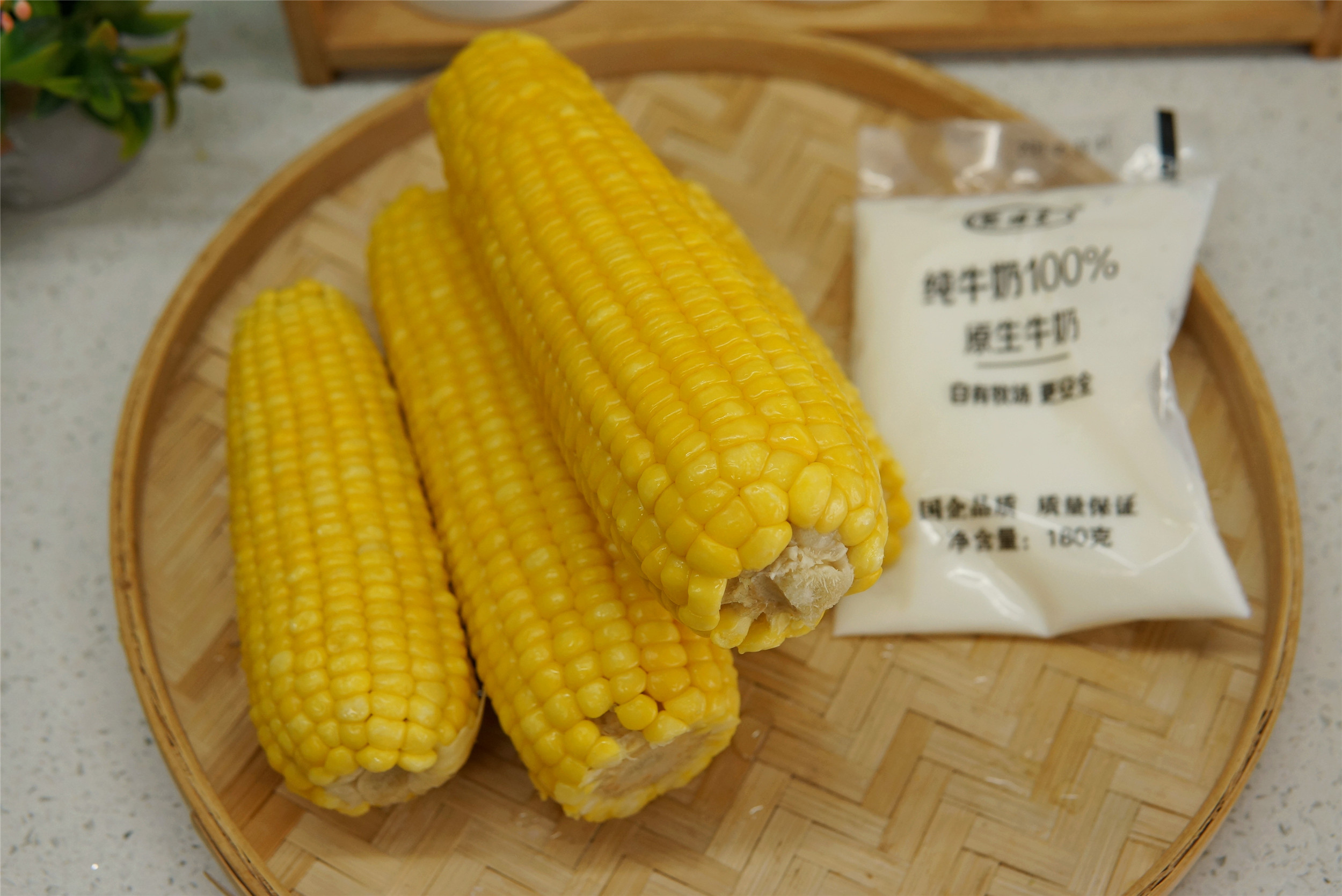 煮玉米时，记得多加2样，玉米香甜又软糯，比快餐店卖的还好吃
