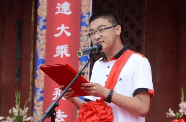 多位高考状元家庭情况曝光，太真实了，他们大多来自这一类家庭