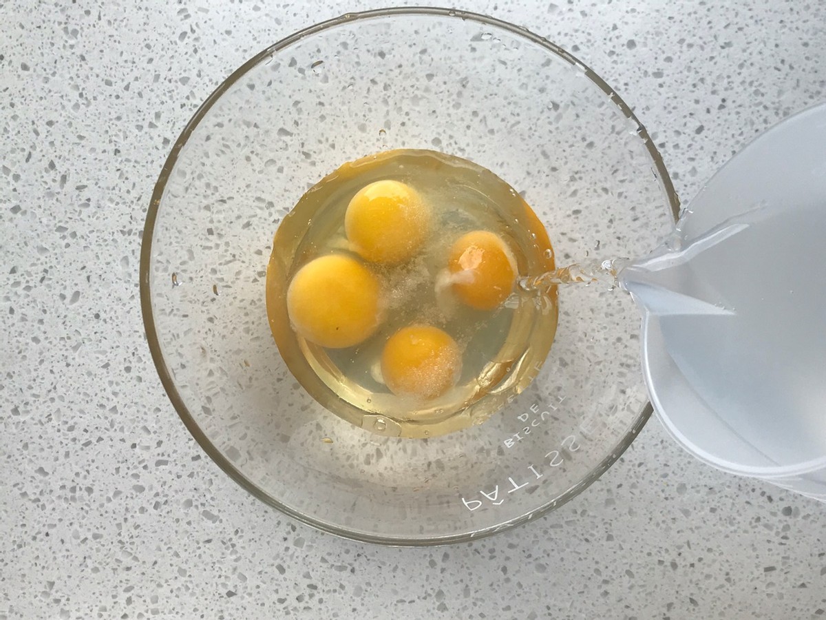豆腐蒸鸡蛋的家常做法（7步鲜香入味爽滑好消化）