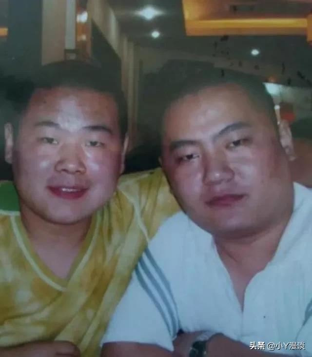 岳云鹏身家过亿，给五个姐姐买房买车，为何亲弟弟却没有？