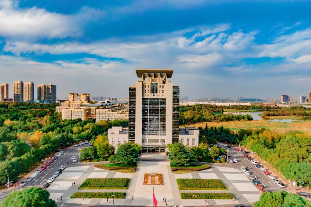 武汉是个英雄的城市，武汉这5个大学也很了不起，宿舍征用，抗击疫情