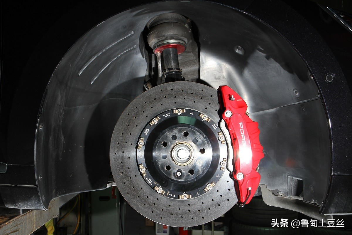 「毂锐驰」优雅与性能兼具—大众CC猎装版 380 R-Line X REVO二阶改装