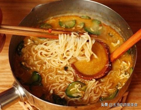 真正的“垃圾食品”不是泡面，而是这五种，很多人爱吃，却戒不掉