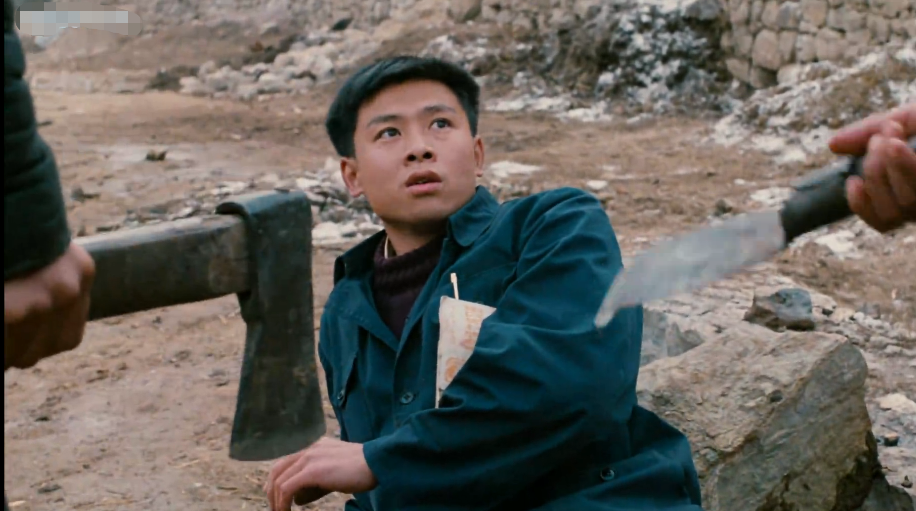 凶手是李红杏的哥哥,狗娃和平娃.