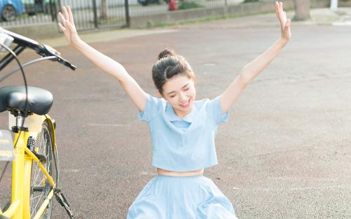 两性交往，聪明的女人，都会“以貌取人”