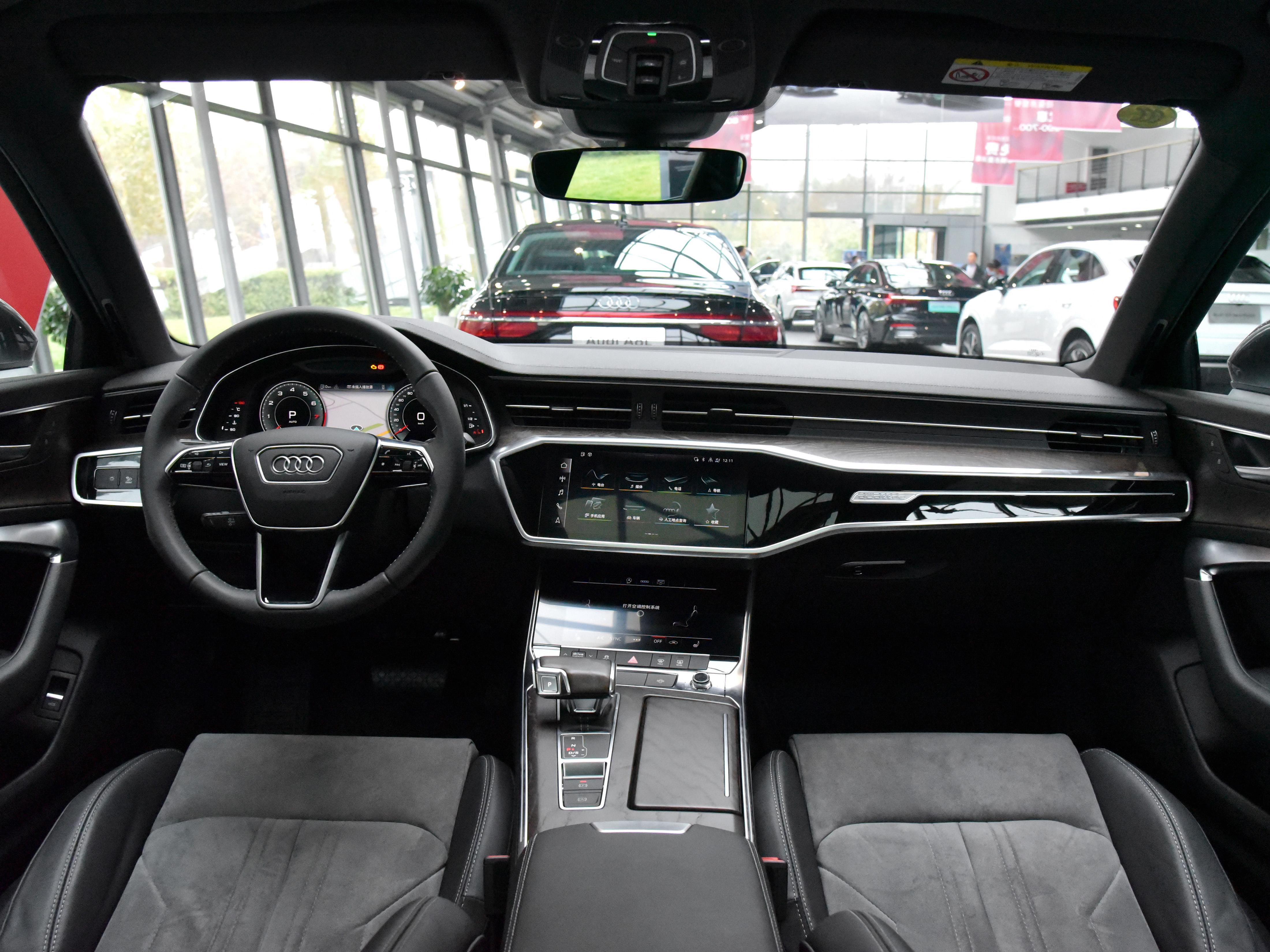 带四驱的奥迪豪华轿车，空间不输奔驰还有优惠，带你看奥迪A6L