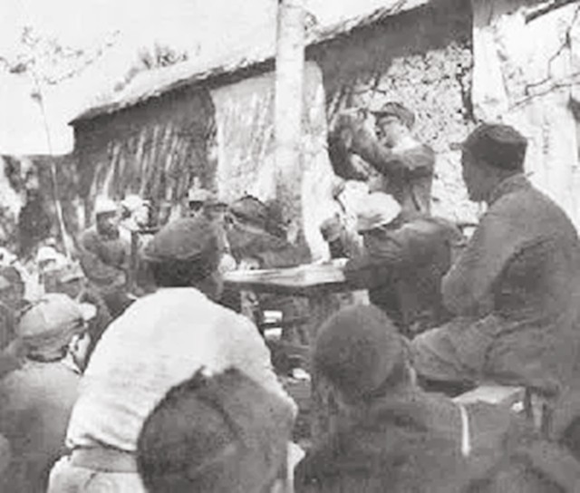 元帅办军校，门岗规矩：乌纱帽留在门外，骑马的下马，坐车的下车